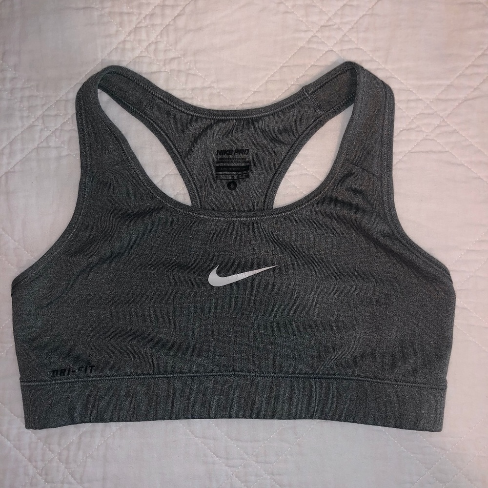 Heather gray nike sports bra